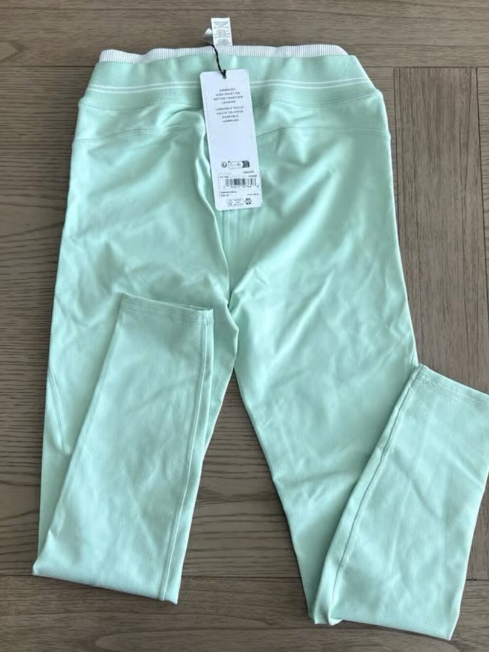 Alo Yoga Airbrush Better Together Bra And High-Waist 7/8 Legging Set Green/White - Picture 4 of 7